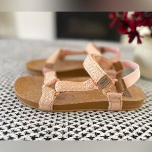 Reef Cushion Rem Sandals Pink Beige Size 8